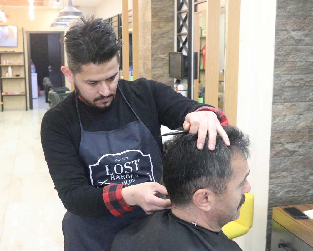 Yıldız futbolcu Neymar'dan berber Hüseyin'e selam